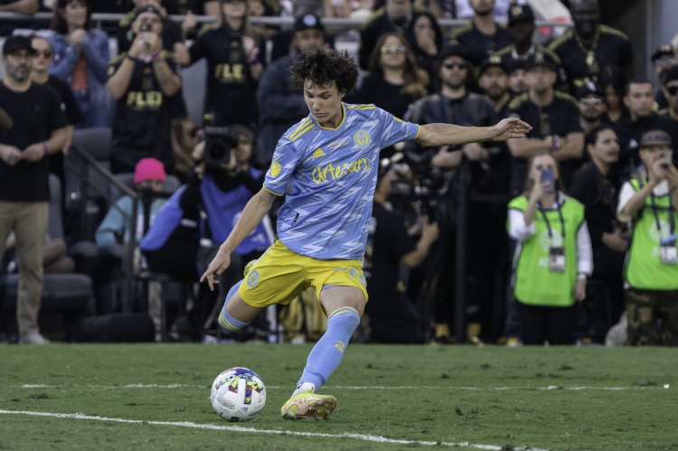 PG模拟器官方网站-记者：21岁美国中场亚伦森将加盟科罗拉多急流，交易已经完成